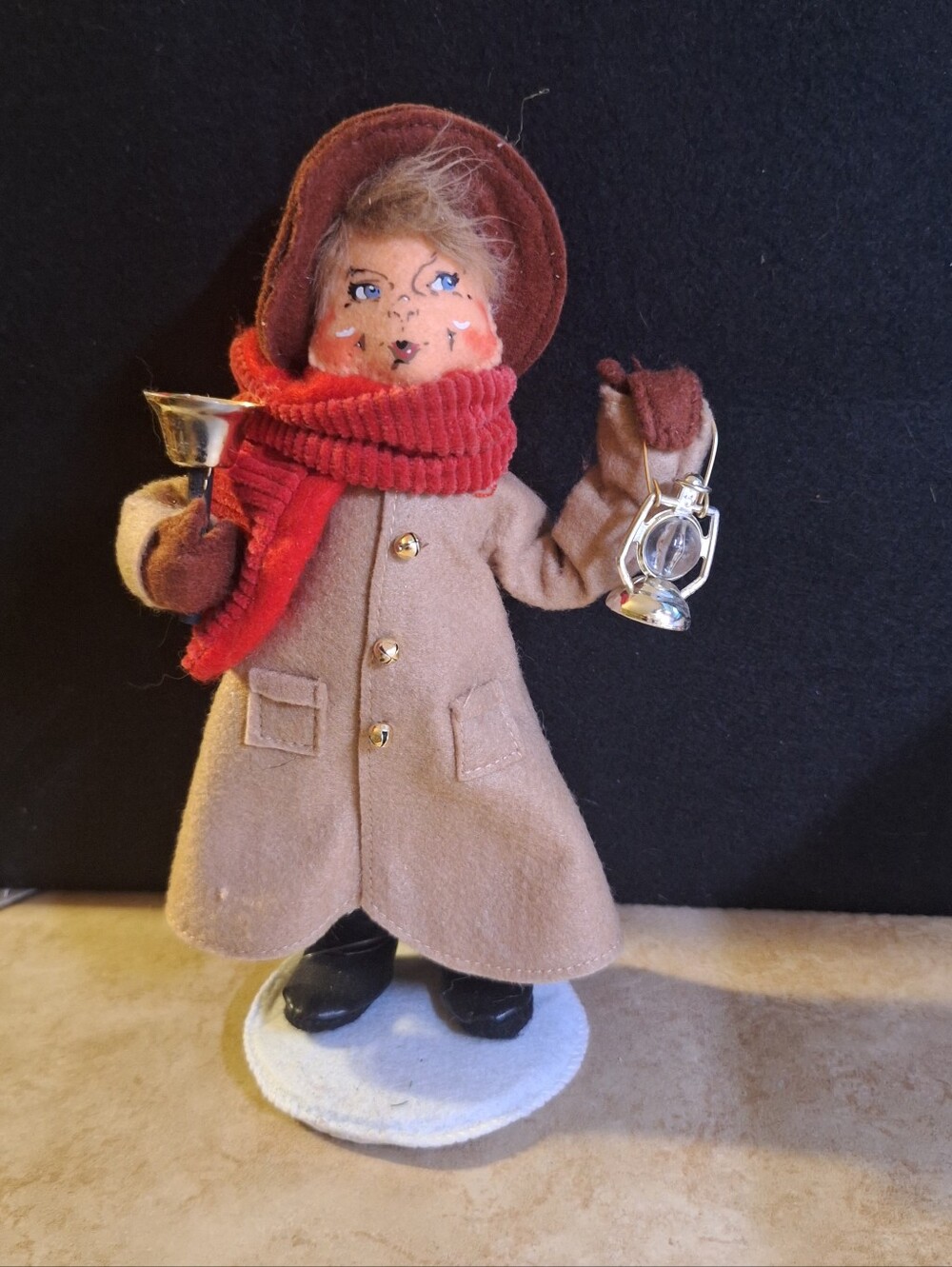 Annalee 9" Caroler Man 660118 Tan Coat Jingle Bell 'Buttons' Red Scarf 2018